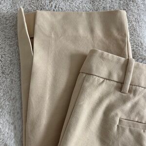 ⚜️ Vince Camuto Cropped Tan Pants ⚜️